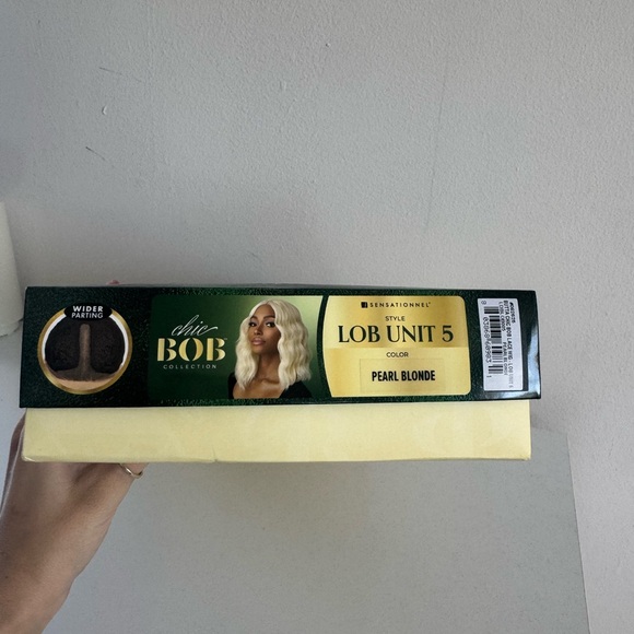 Sensationnel Lob Unit 5 wig - Pearl Blonde - Picture 3 of 3